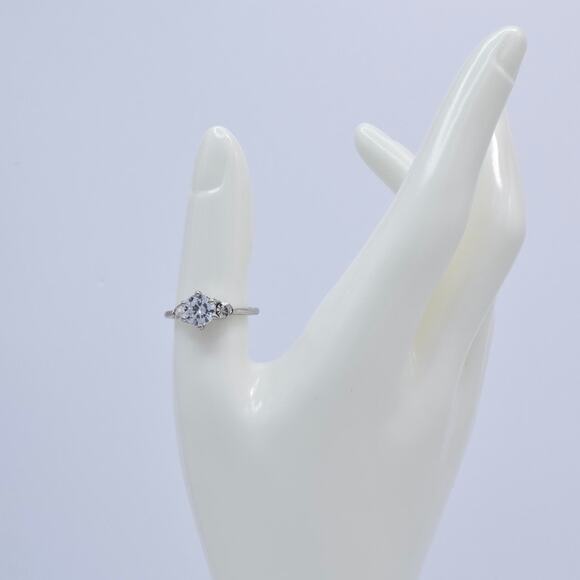 NWOT Fragrant Jewels Round-Cut Three-Stone Cubic Zirconia Ring Size 8.25 US - Picture 3 of 5